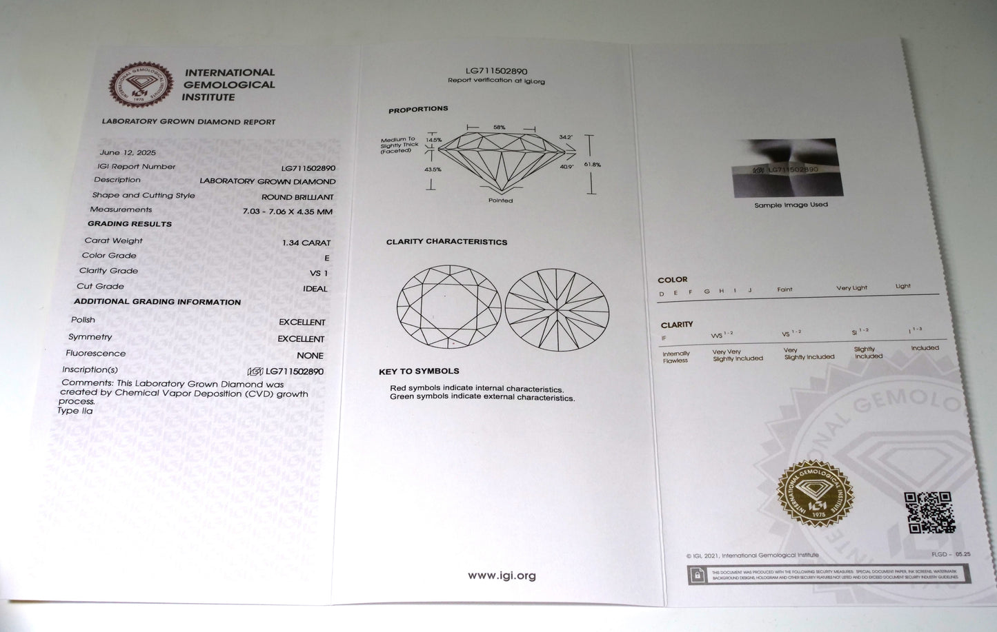 Diamond grading report with International Gemological Institute logo on a white background